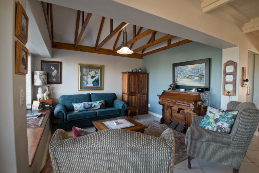5 Bedroom Property for Sale in Outeniqua Strand Western Cape